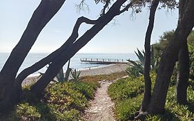 studio à 100m de la plage et de la piscine